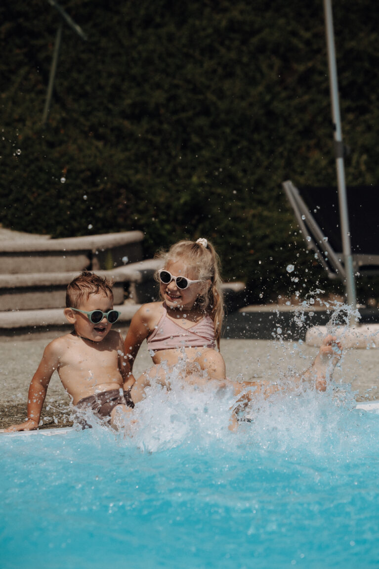Freibad-mit-beheiztem-Aussenpool
