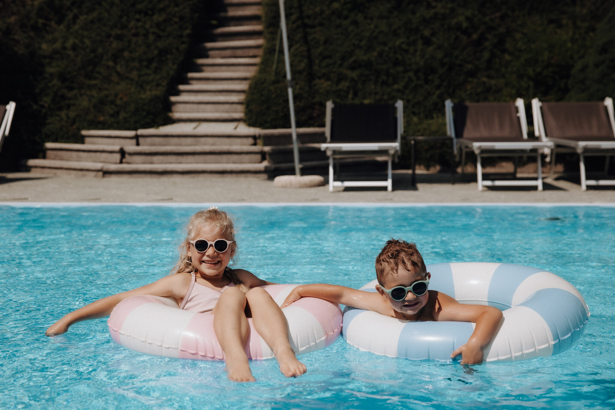 Freibad-mit-beheiztem-Aussenpool